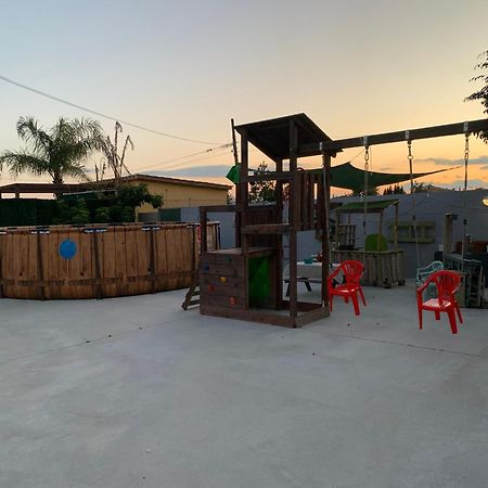 בית הארחה דלטברה 	Casa Enric , Con Zona Infantil, Piscina Y Parking Privado מראה חיצוני תמונה