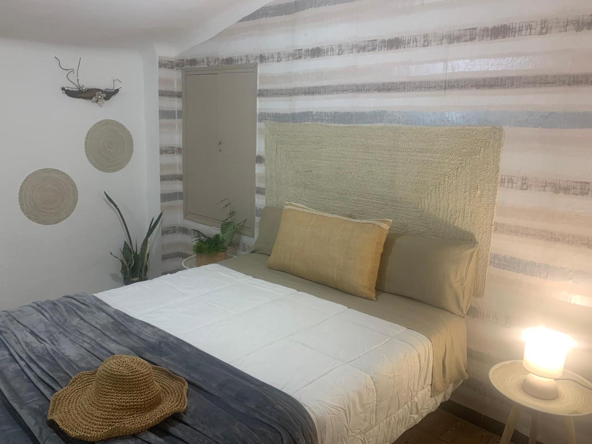 בית הארחה דלטברה 	Casa Enric , Con Zona Infantil, Piscina Y Parking Privado מראה חיצוני תמונה