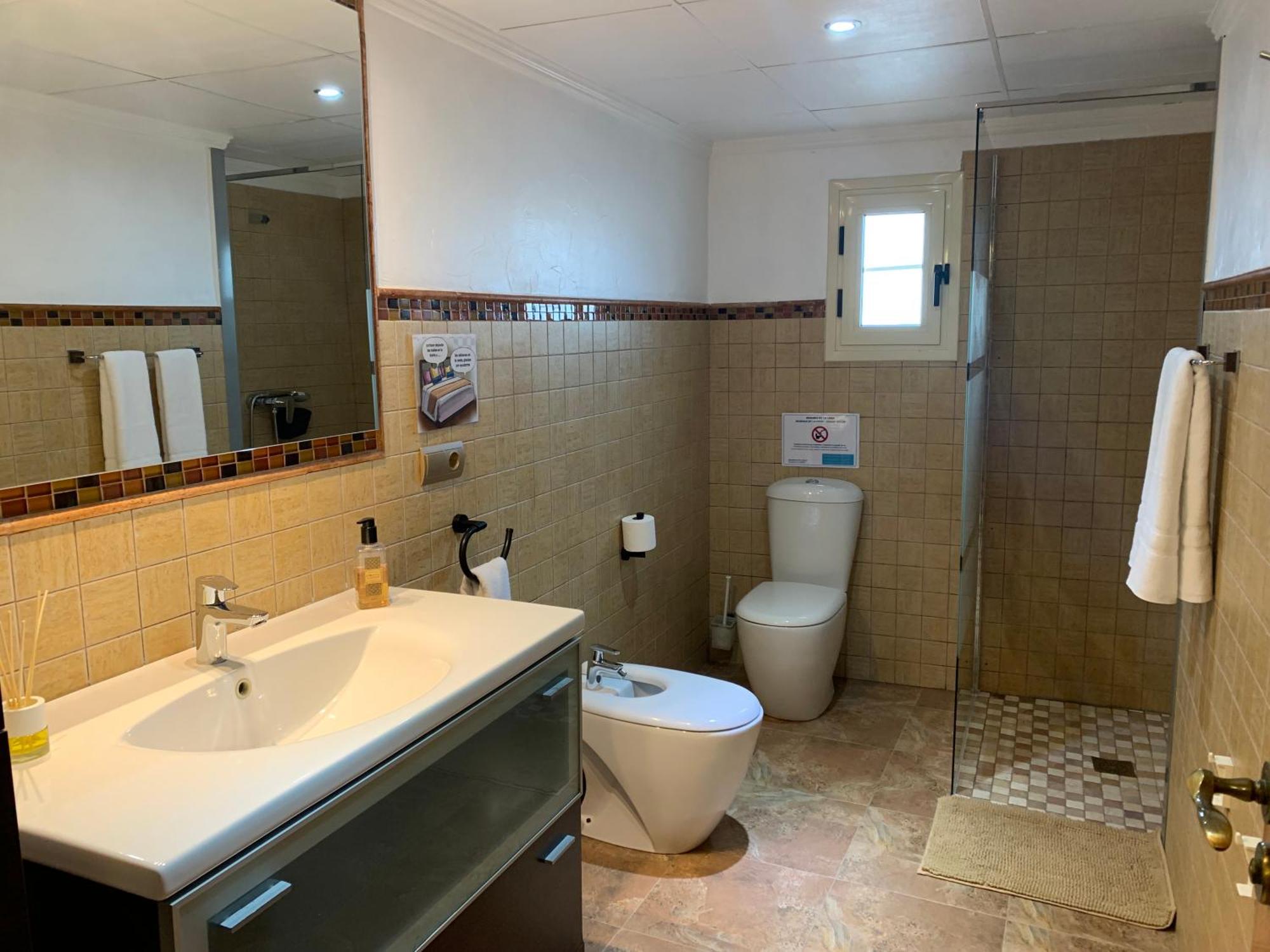 בית הארחה דלטברה 	Casa Enric , Con Zona Infantil, Piscina Y Parking Privado מראה חיצוני תמונה
