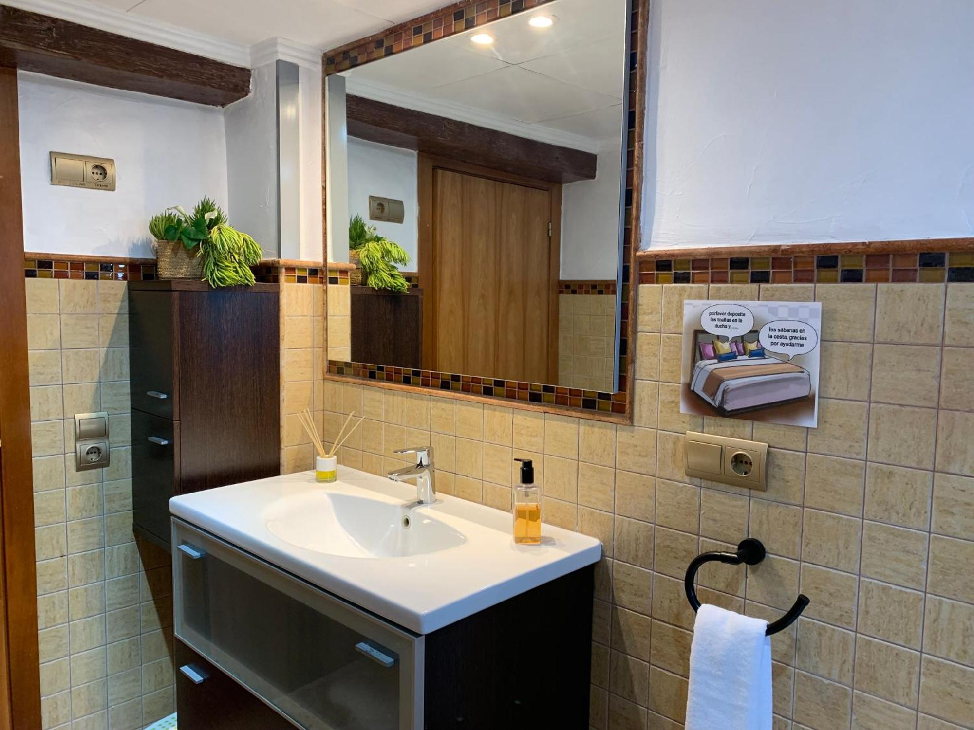 בית הארחה דלטברה 	Casa Enric , Con Zona Infantil, Piscina Y Parking Privado מראה חיצוני תמונה