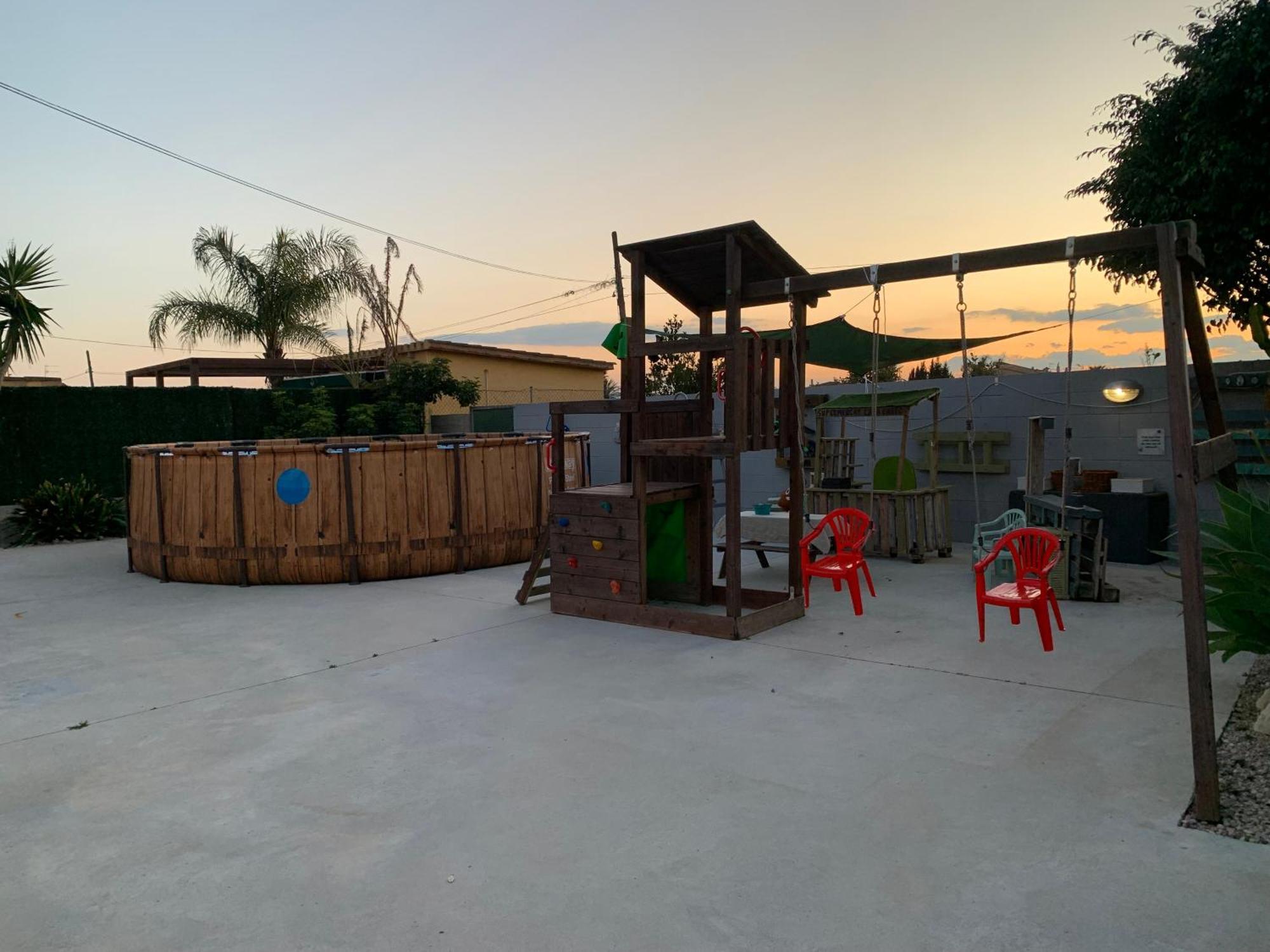 בית הארחה דלטברה 	Casa Enric , Con Zona Infantil, Piscina Y Parking Privado מראה חיצוני תמונה